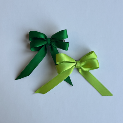 Green mini hair bows