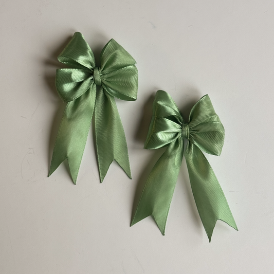 Pale green mini hair bows